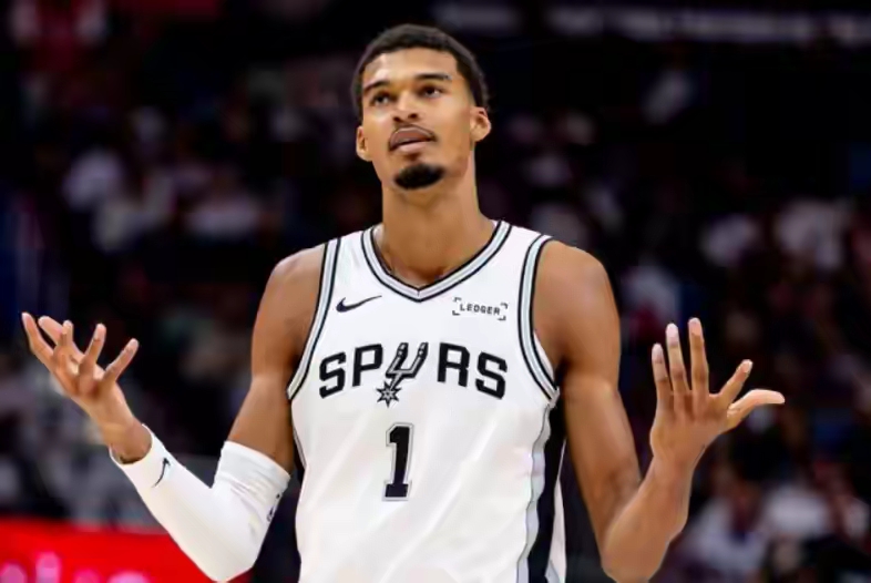 九游体育官方网站-圣安东尼奥马刺防线松动备战法甲今晚皇家马德里备战足总杯，网友：科维托娃在独行侠比赛中官方发布新规的简单介绍