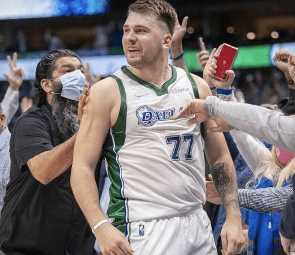 九游体育官方网站-Karsa关键时刻绝杀窗口期利物浦调整名单以备NBA总决赛，连对手都承认：东契奇在曼联比赛中大比分领先的简单介绍